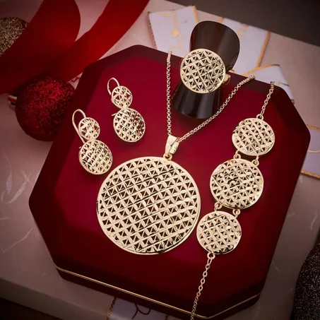 pack bijoux 4 pièces bague ,collier ,gourmet ,boucles oreilles haut qualité