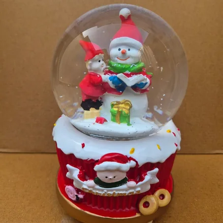 كرة الثلج الكريستالية كبيرة الحجم