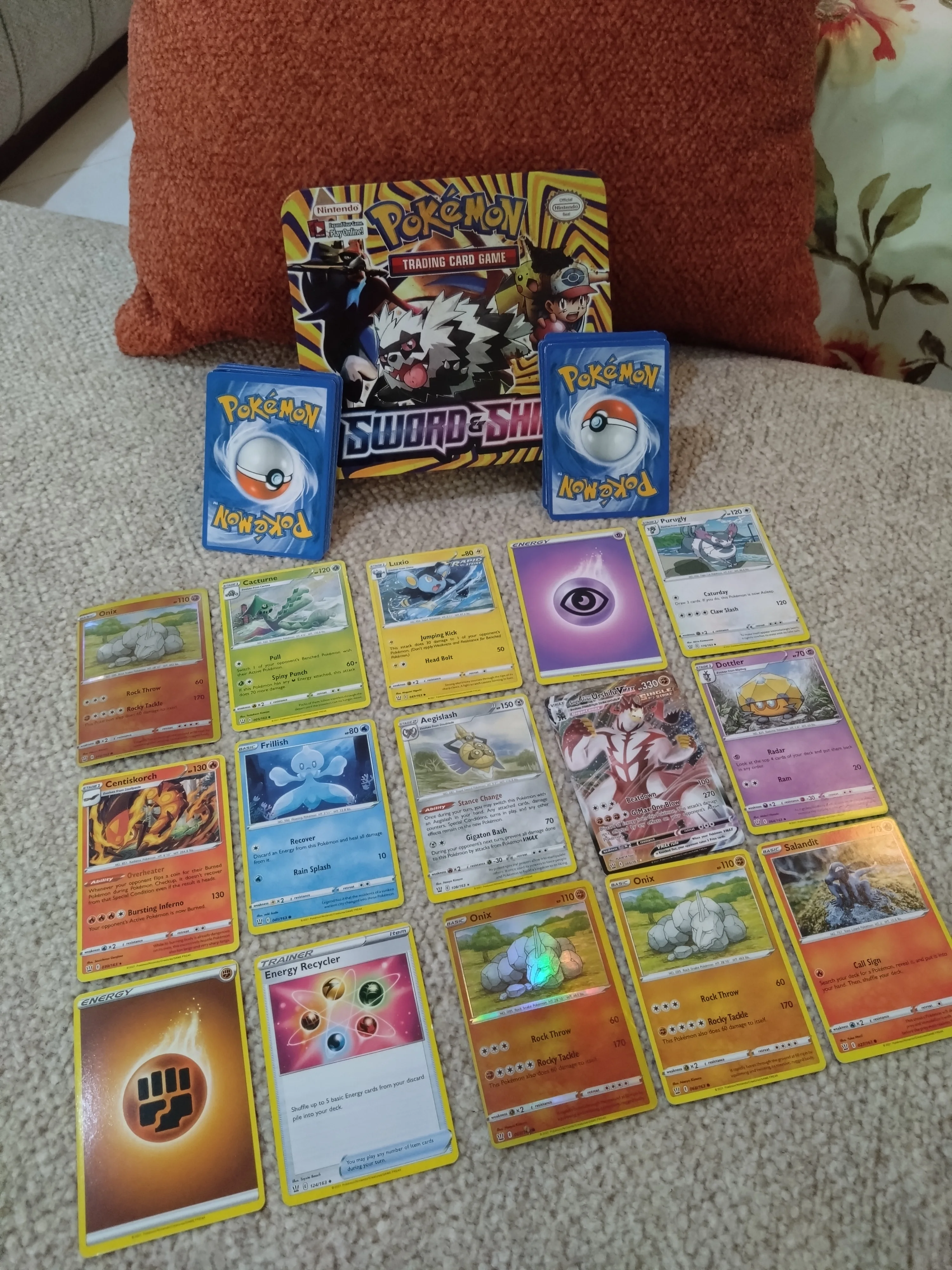 Pokemon Trading Card Game Lot - Sword & Shield Tin