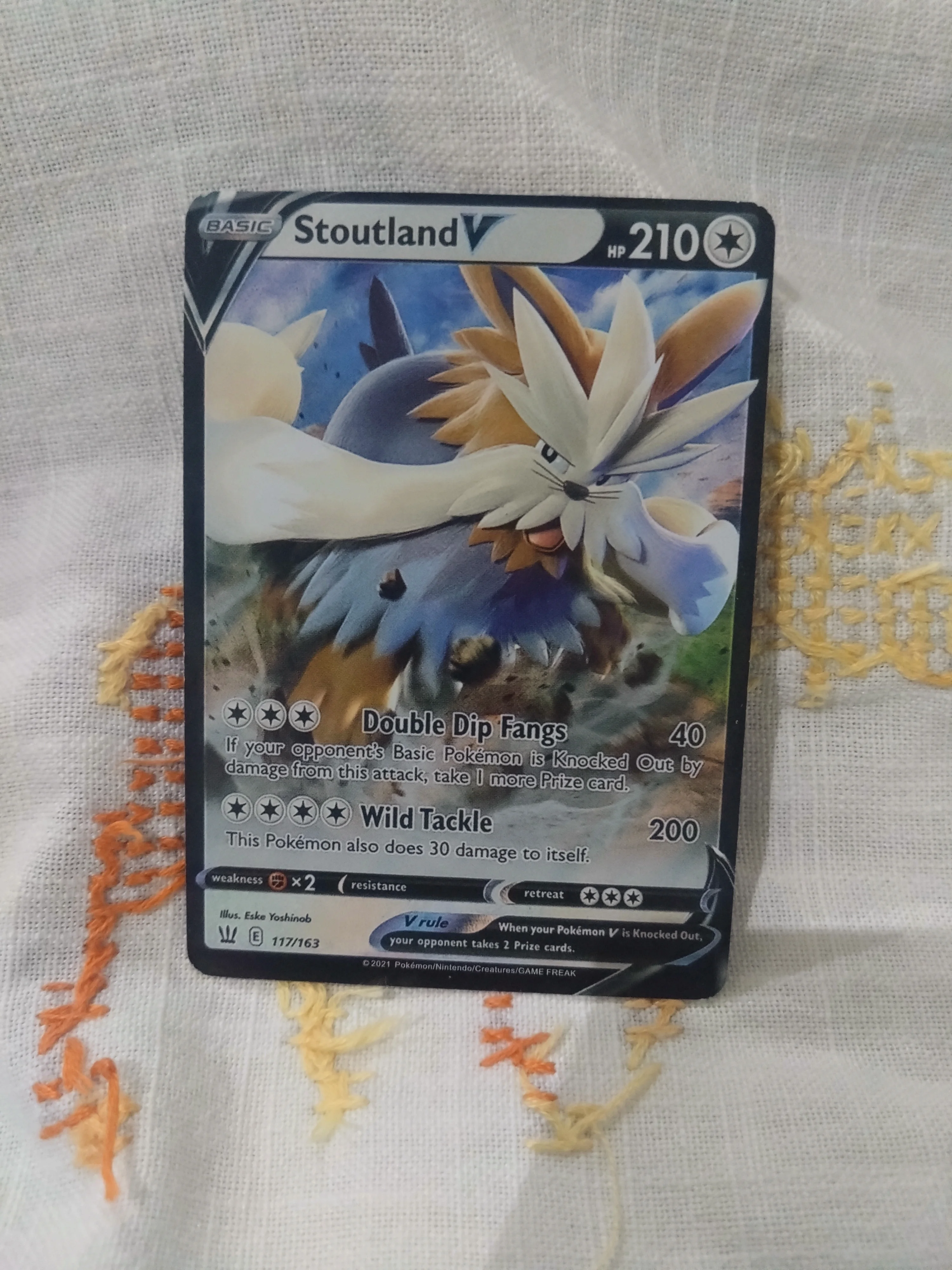 Pokemon Trading Card Game Lot - Sword & Shield Tin