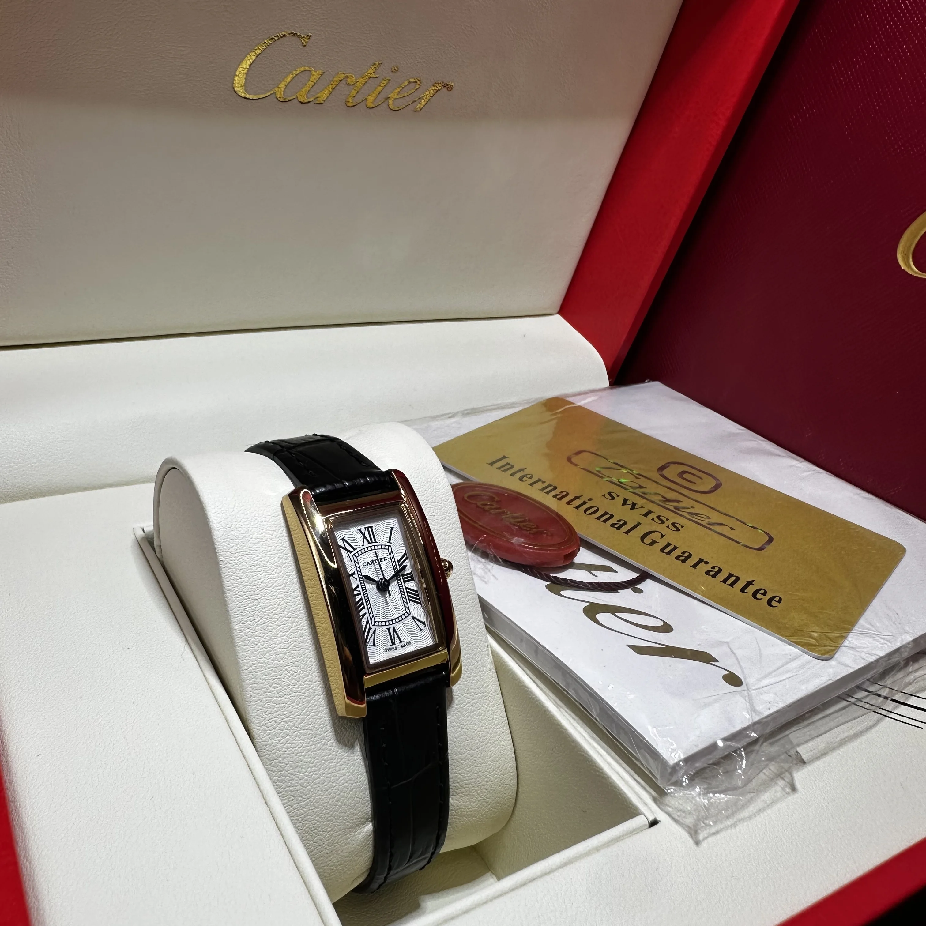 Cartier  Tank Classic Cuir noir