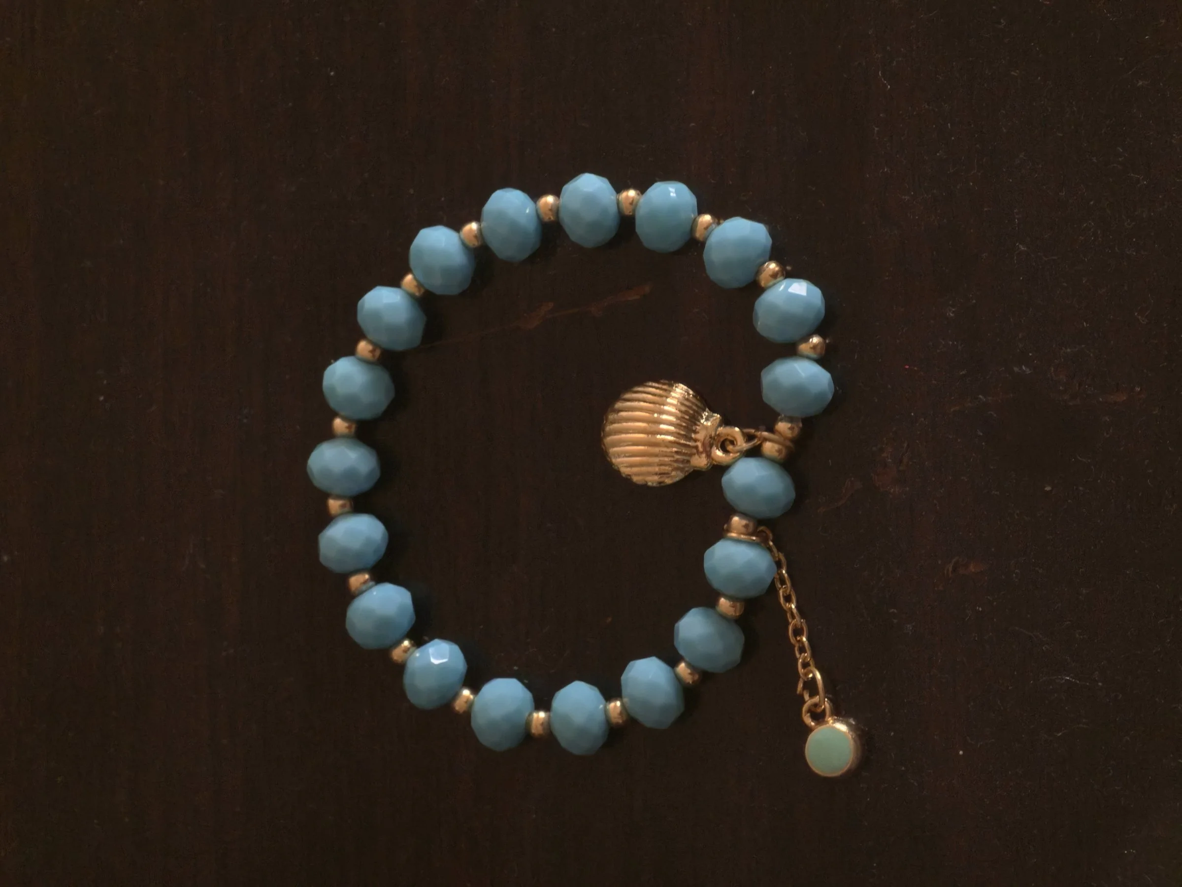 Shell bracelet, sky blue