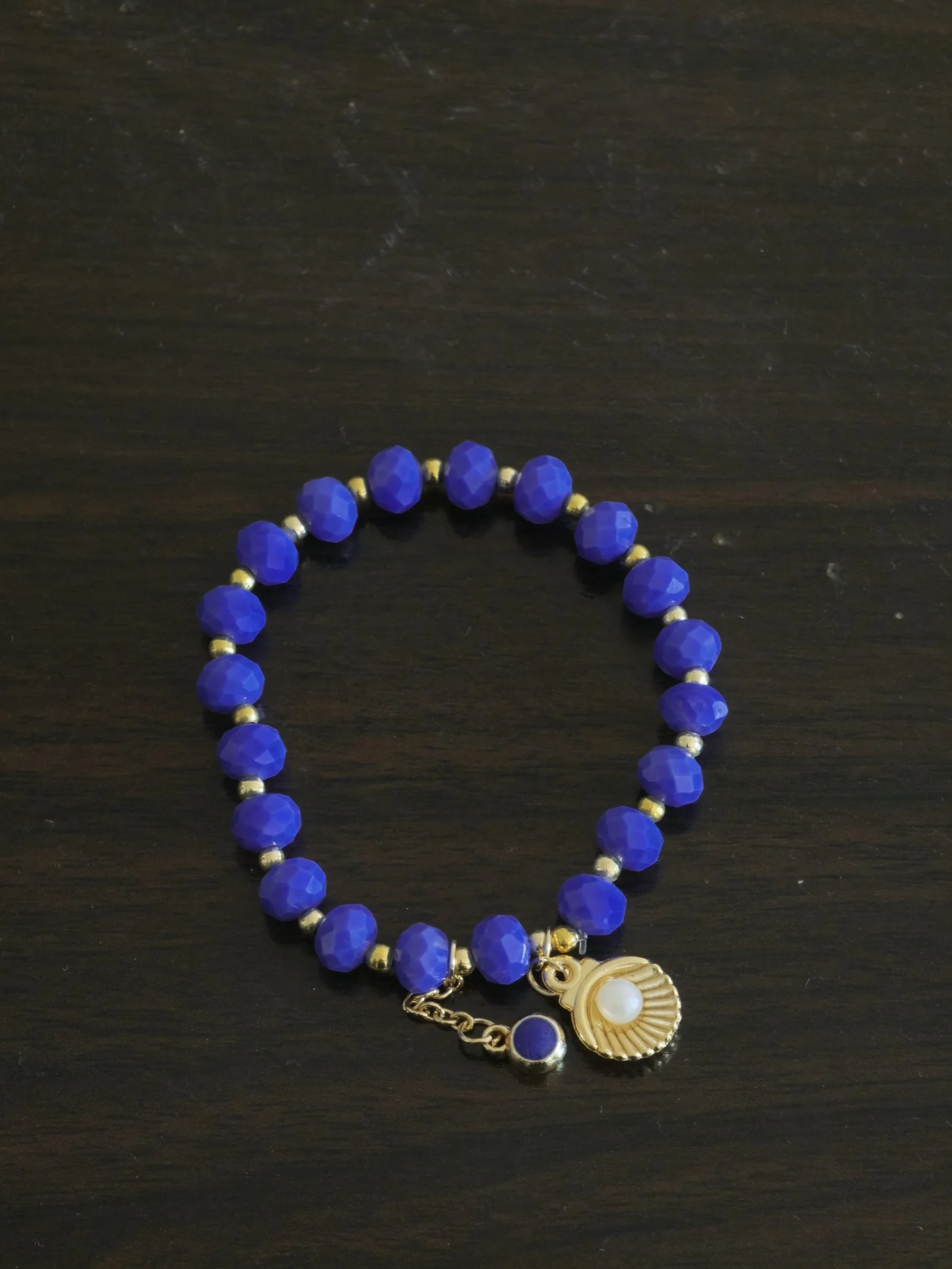 Shell bracelet, royal blue