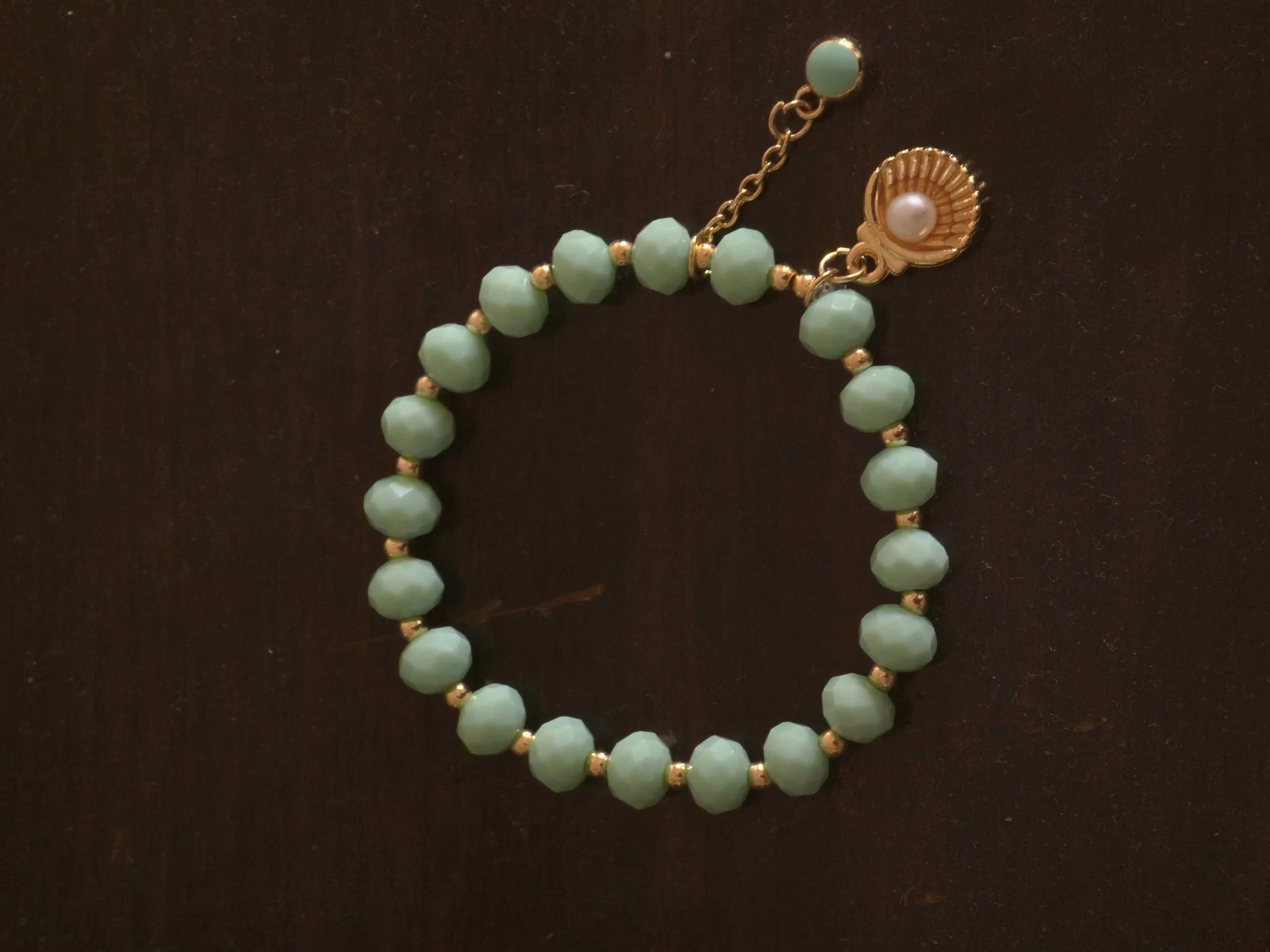 Shell bracelet, mint