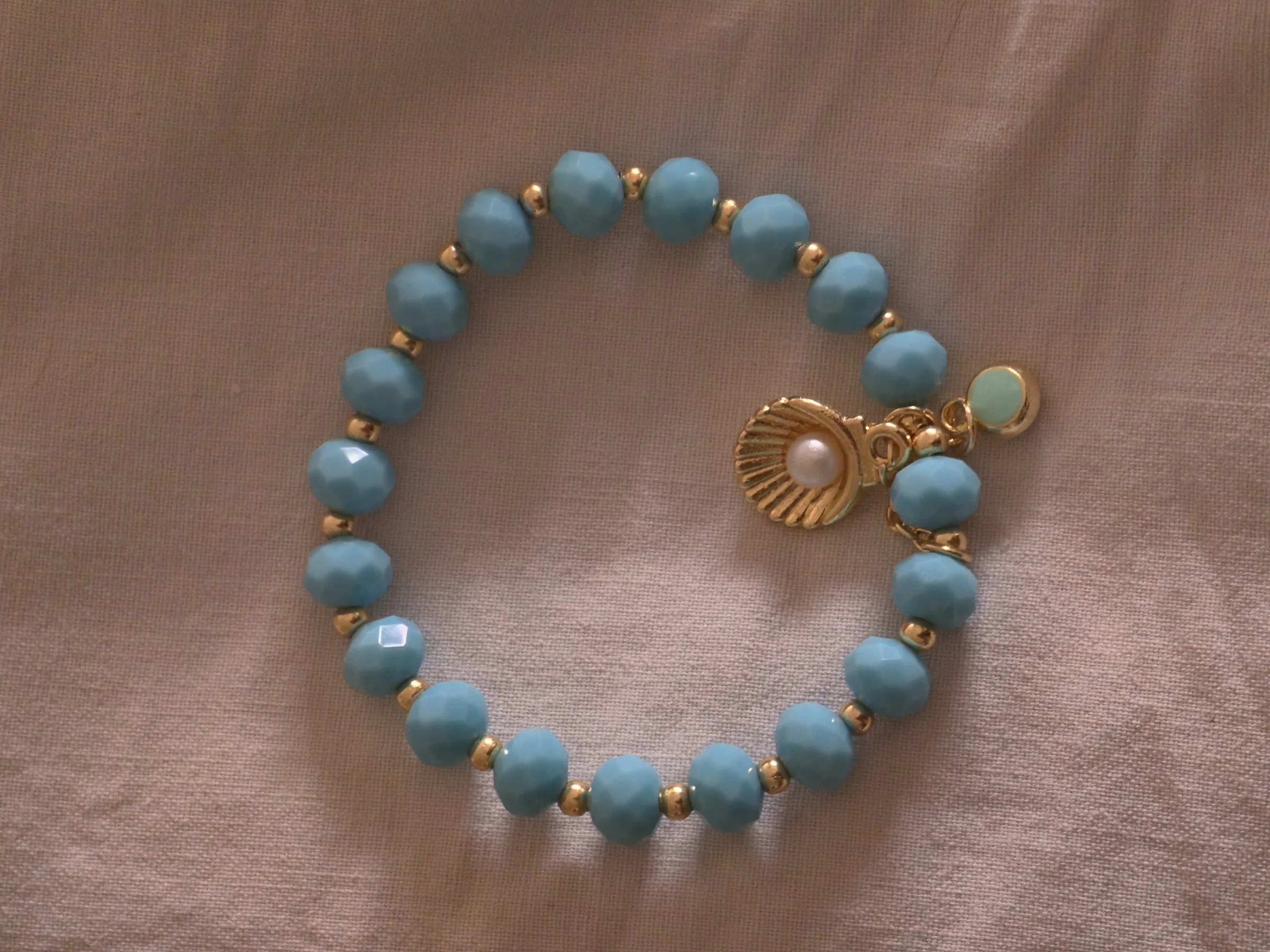 Shell bracelet, sky blue
