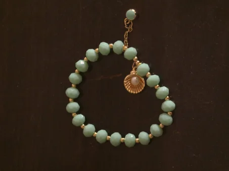 Shell bracelet, mint