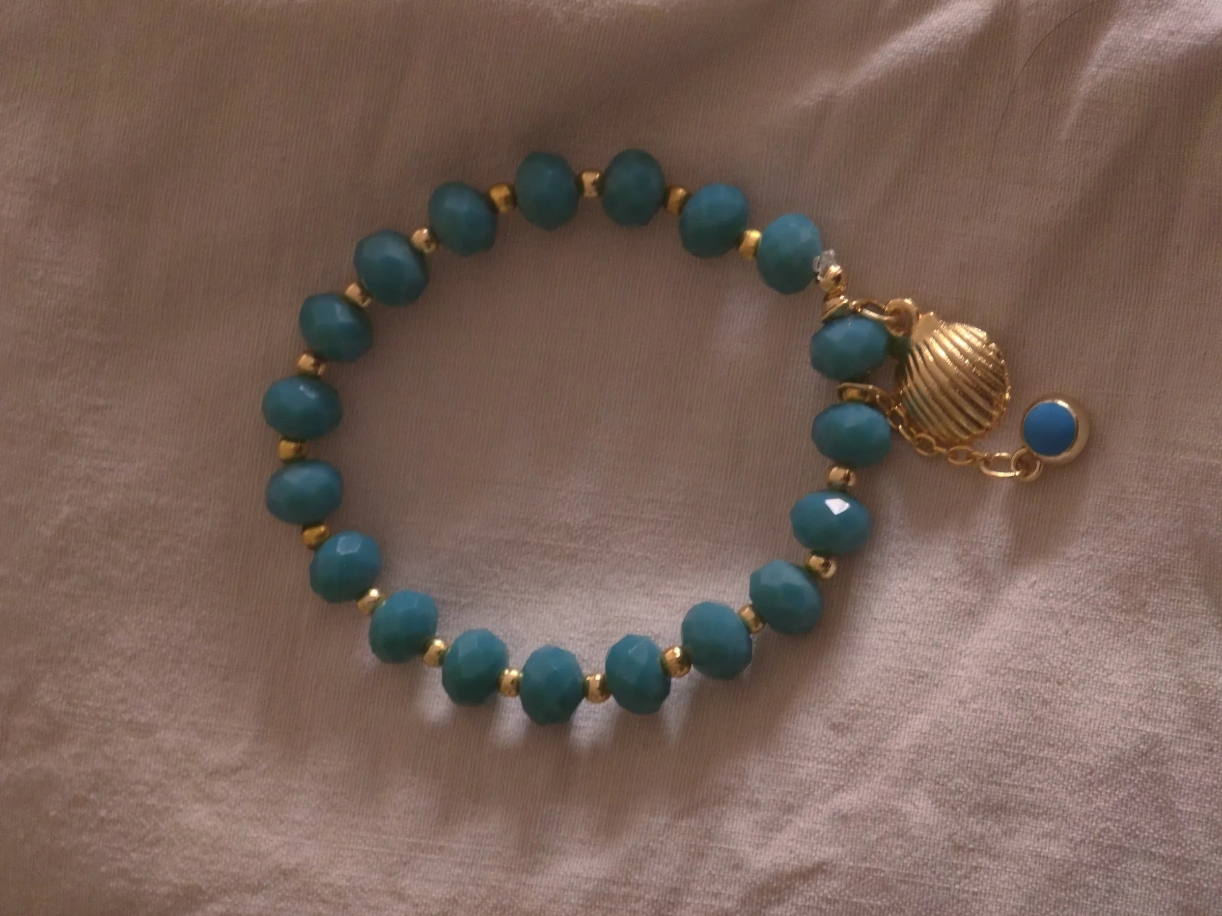Shell bracelet, turquoise