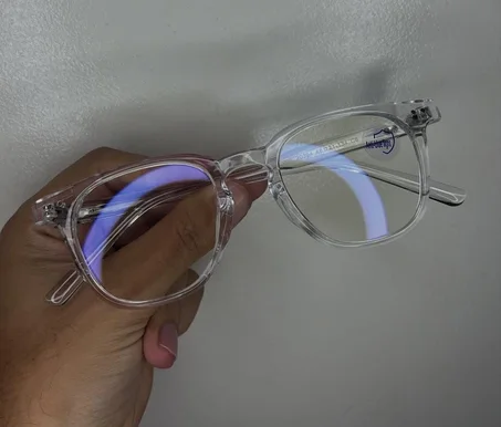 نظارات طبية الحماية من الأشعة الزرقاء