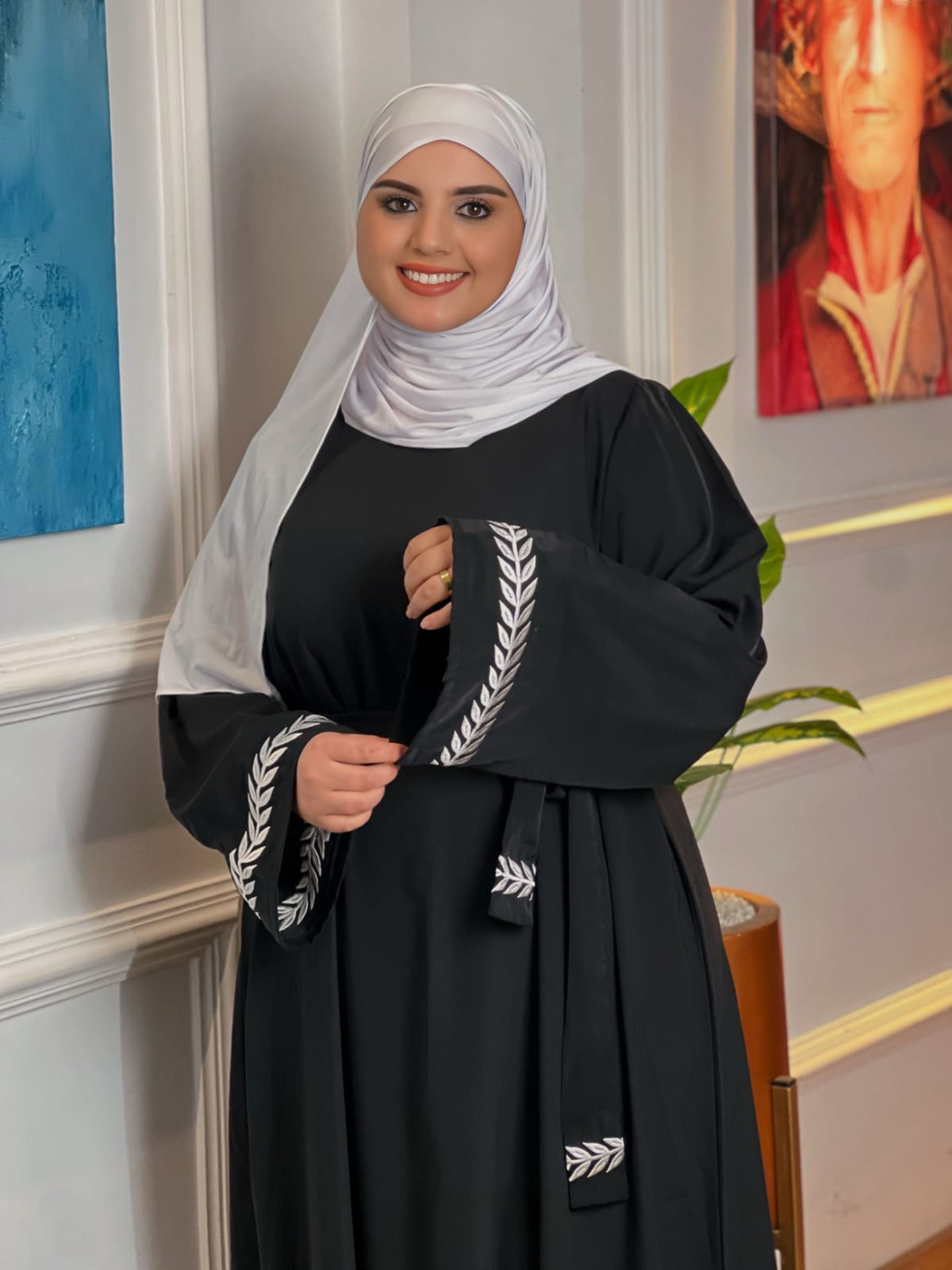 كسوة بطرزة او الحزام  بحلة جديدة للمحتجبات والغير المحتجبات للخروج والمناسبات متوفرة بعدة ألوان زاهية توب