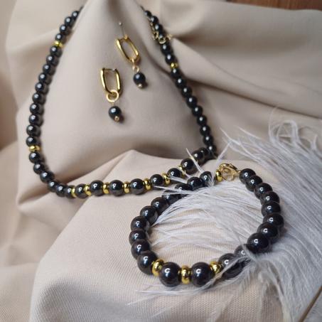Set en Hématite Élégante avec Accents Dorés