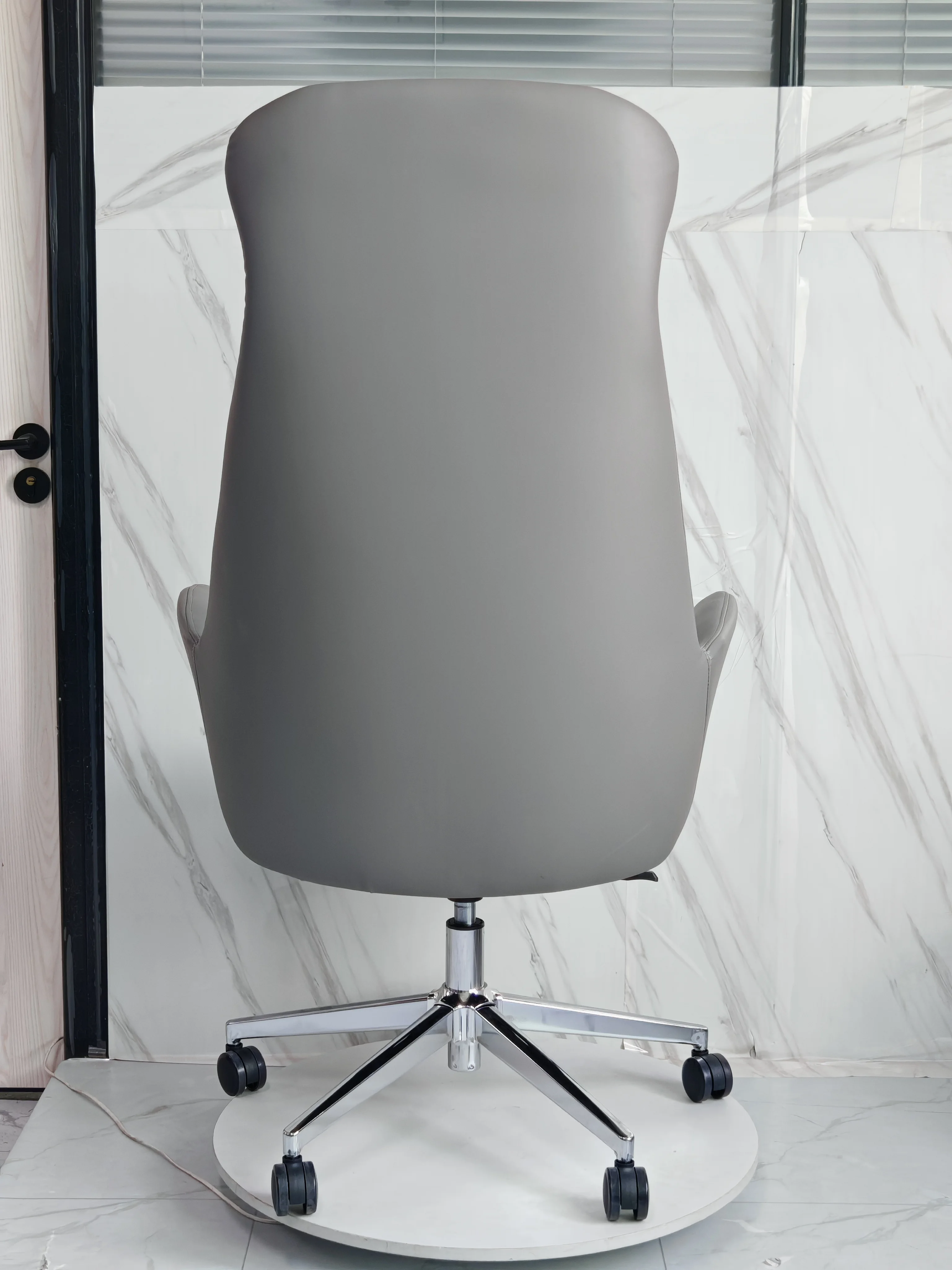 Chaise Prime P - Performance et Ergonomie Optimale