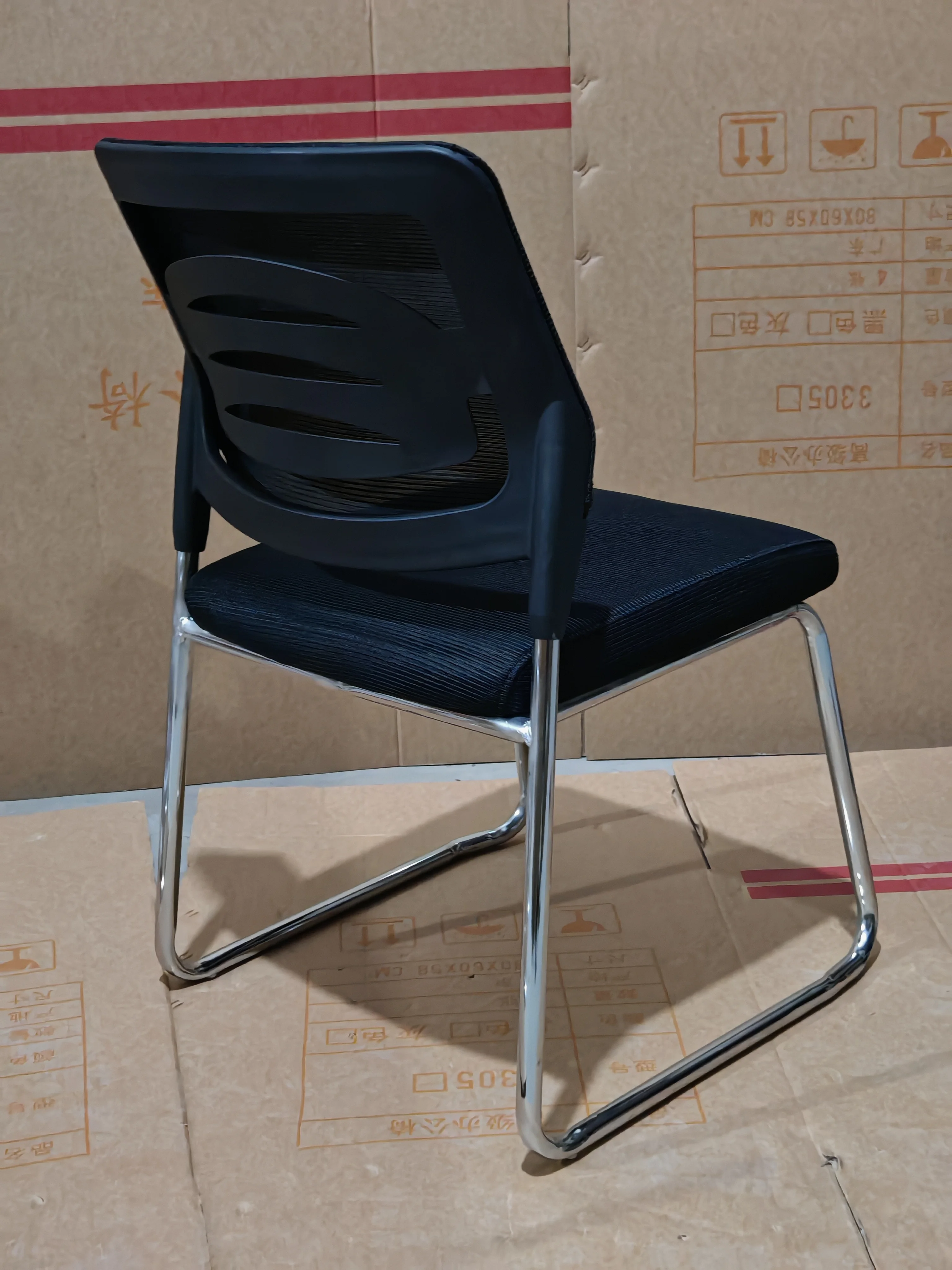 Chaise Luxe Visitor - Accueil Premium pour vos Invités