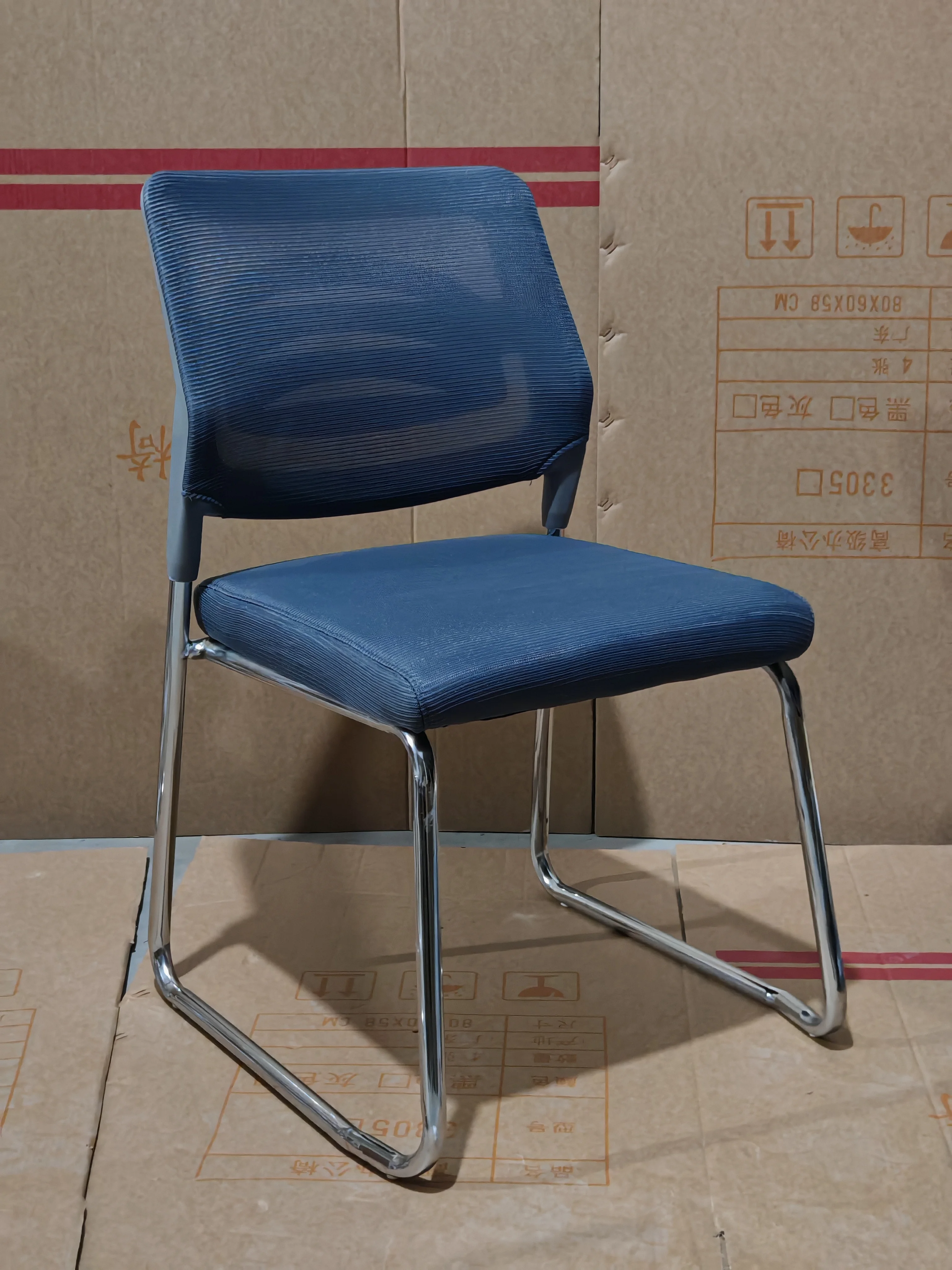 Chaise Luxe Visitor - Accueil Premium pour vos Invités