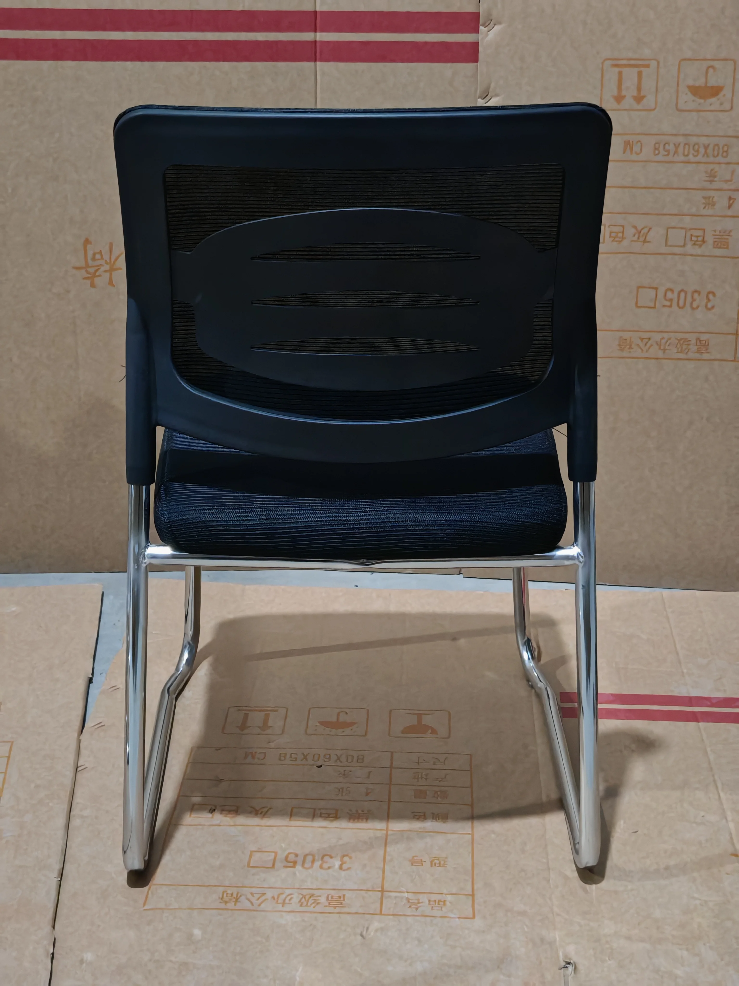 Chaise Luxe Visitor - Accueil Premium pour vos Invités