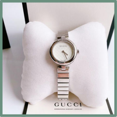 ساعات نسائية