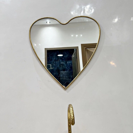 Miroir mural en forme de cœur