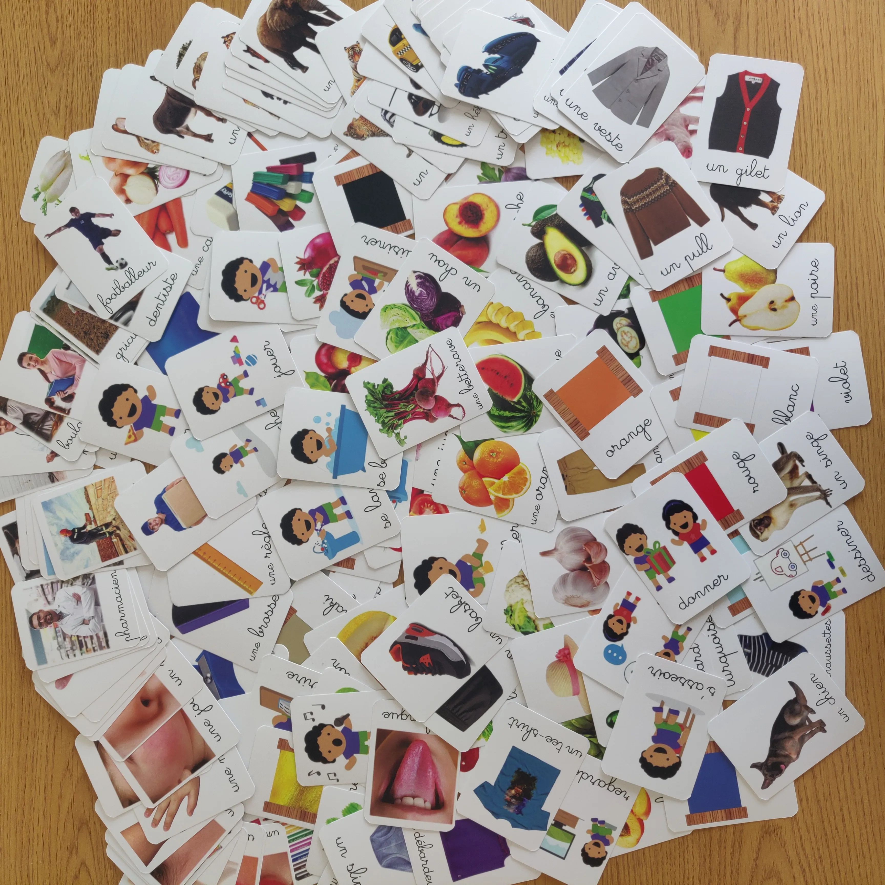 200 بطاقة تعليمية