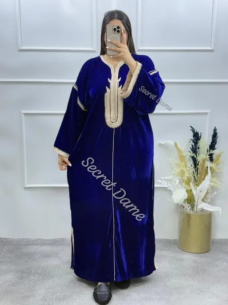 Caftan en Velours – Élégance Royale Haute couture