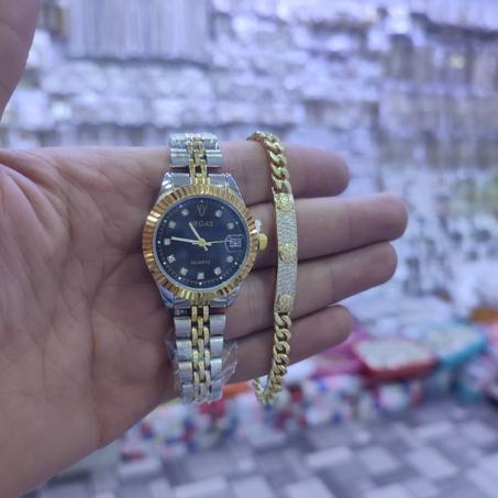 اسوارة خرز تعليقة ذهبية