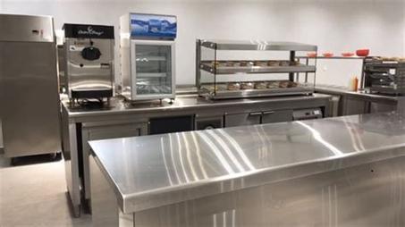 معدات المطاعم