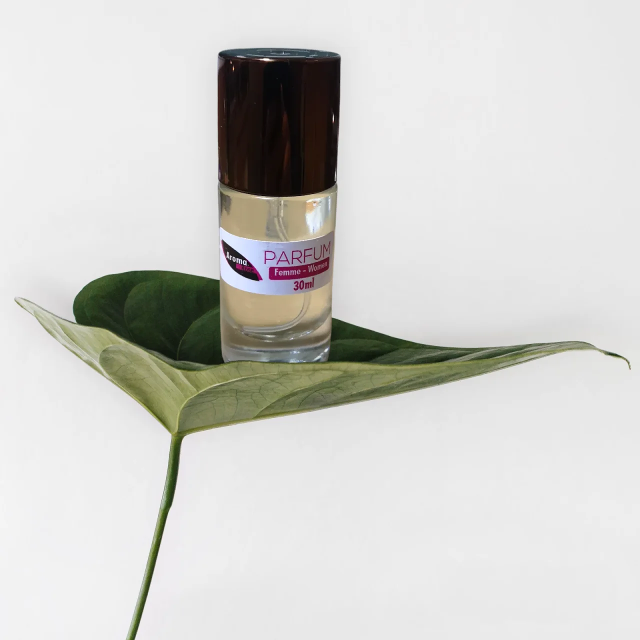 عطر الورد الطبيعي