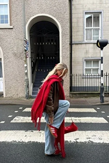 شال نسائي من الصوف - ناعم، منتفخ