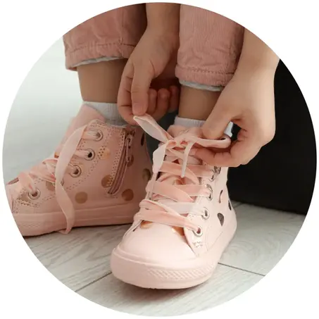 أحذية للبنات