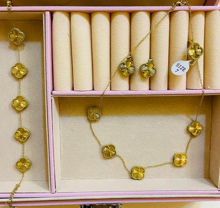 Ensemble van cleef + collier + boucles +bracellet +bague