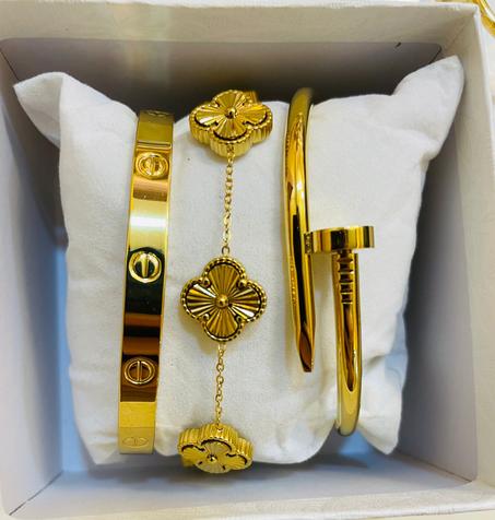 ensemble 3 bracelets +collier van cleef+boucle van cleef (couleur Doré)