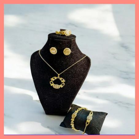 Ensembles collier + Gourmet + Bague + Boucles