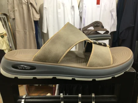 صنادل ونعال فاخرة