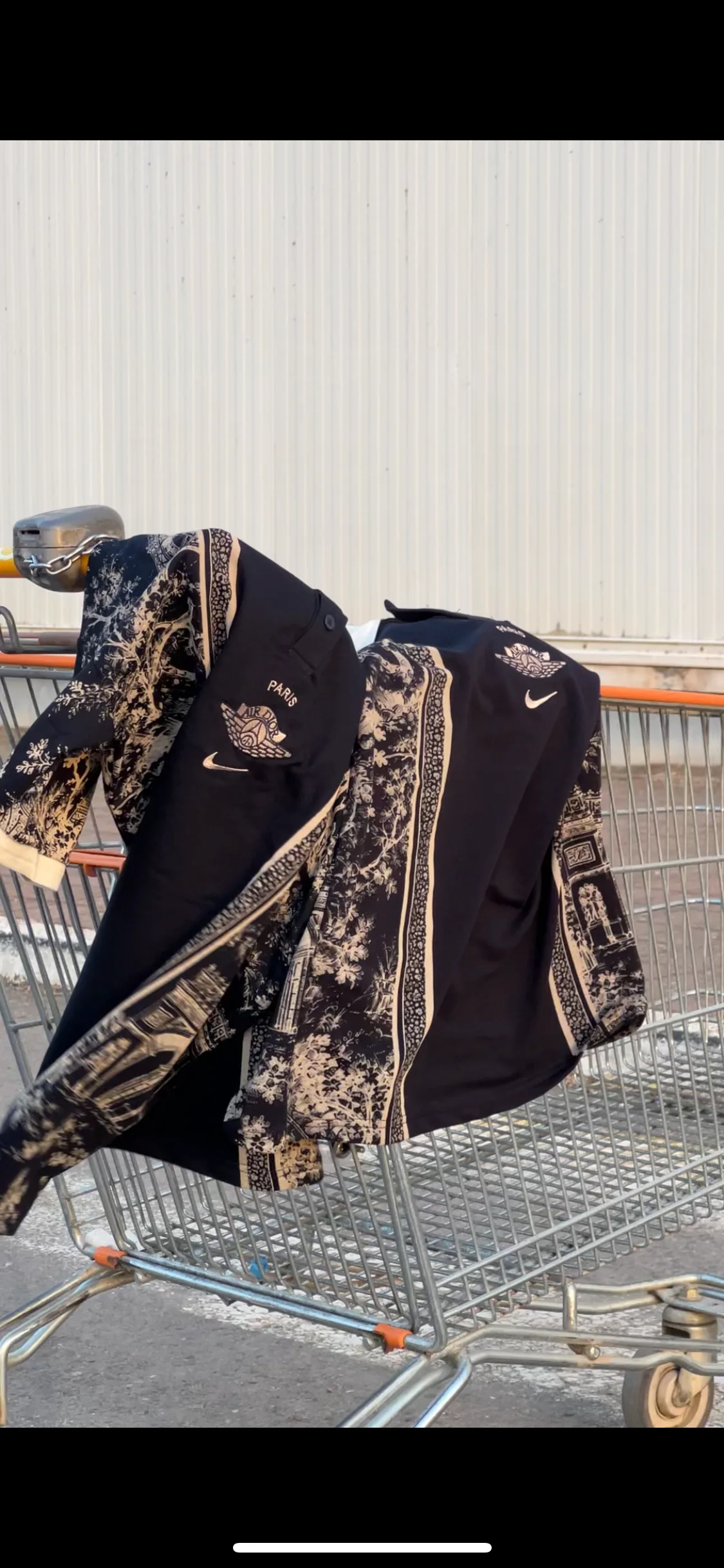 لا تفوّت الفرصة! التريكو PARIS DIOR + JORDAN + NIKE الجديد وصل ستايل فاخر + Urban look يخليك تطلع بلوك عالمي Paris touch • Premium qualité خامة مريحة وثقيلة • 100% coton توصيل متوفر عبر كامل 