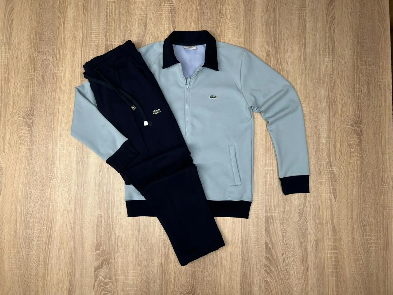 SURVETTE LACOSTE COL CHEMISE BLEU CIEL