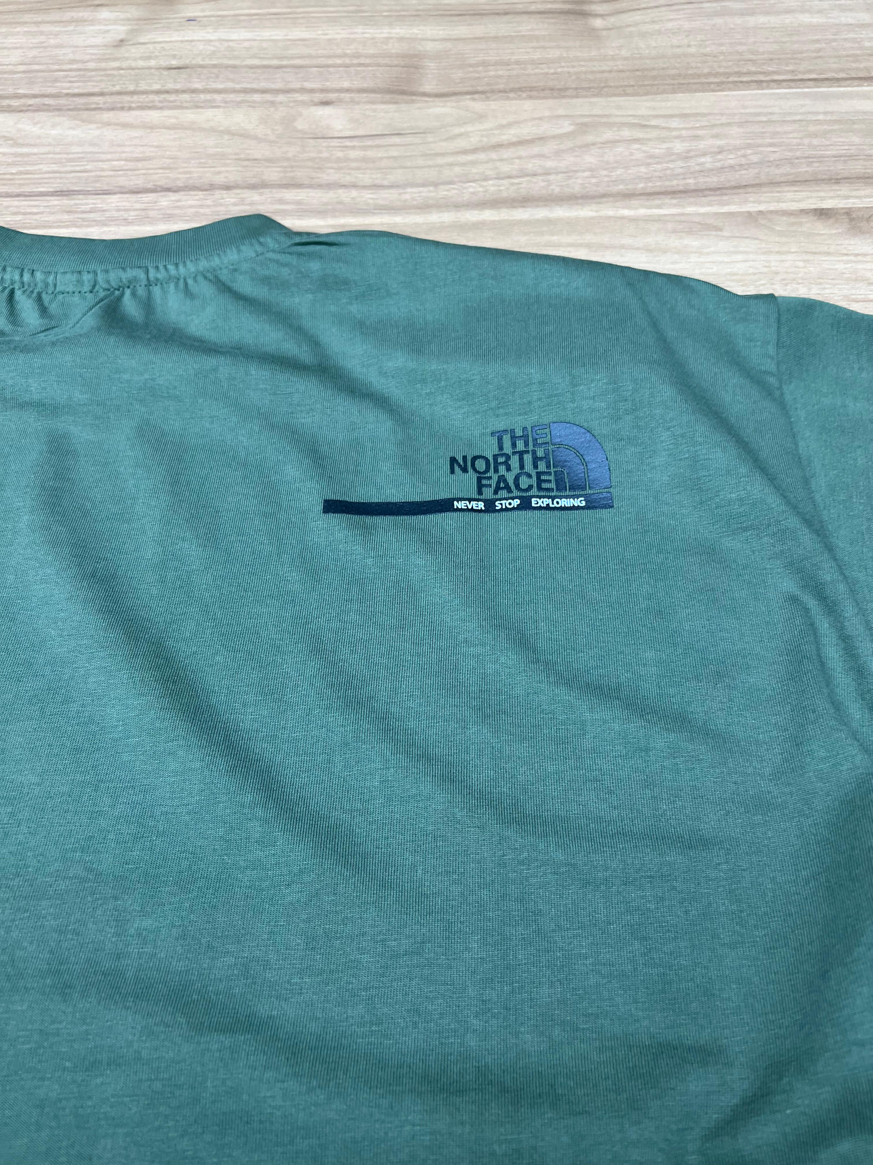 T-SHIRT THE NORTH FACE OVERSIZE NV VERT