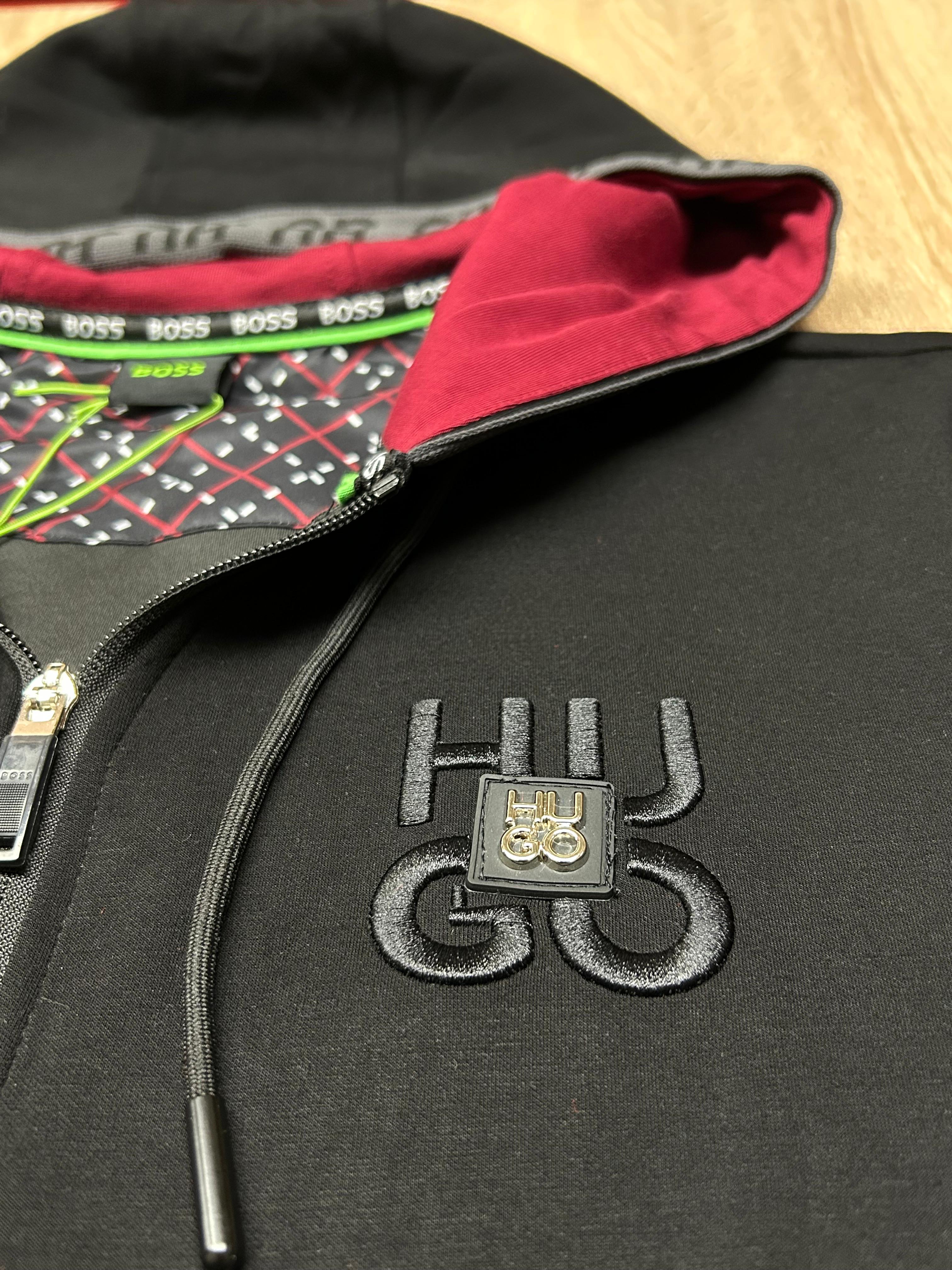 SURVETTE HUGO BOSS AVEC CAPUCH NOIR