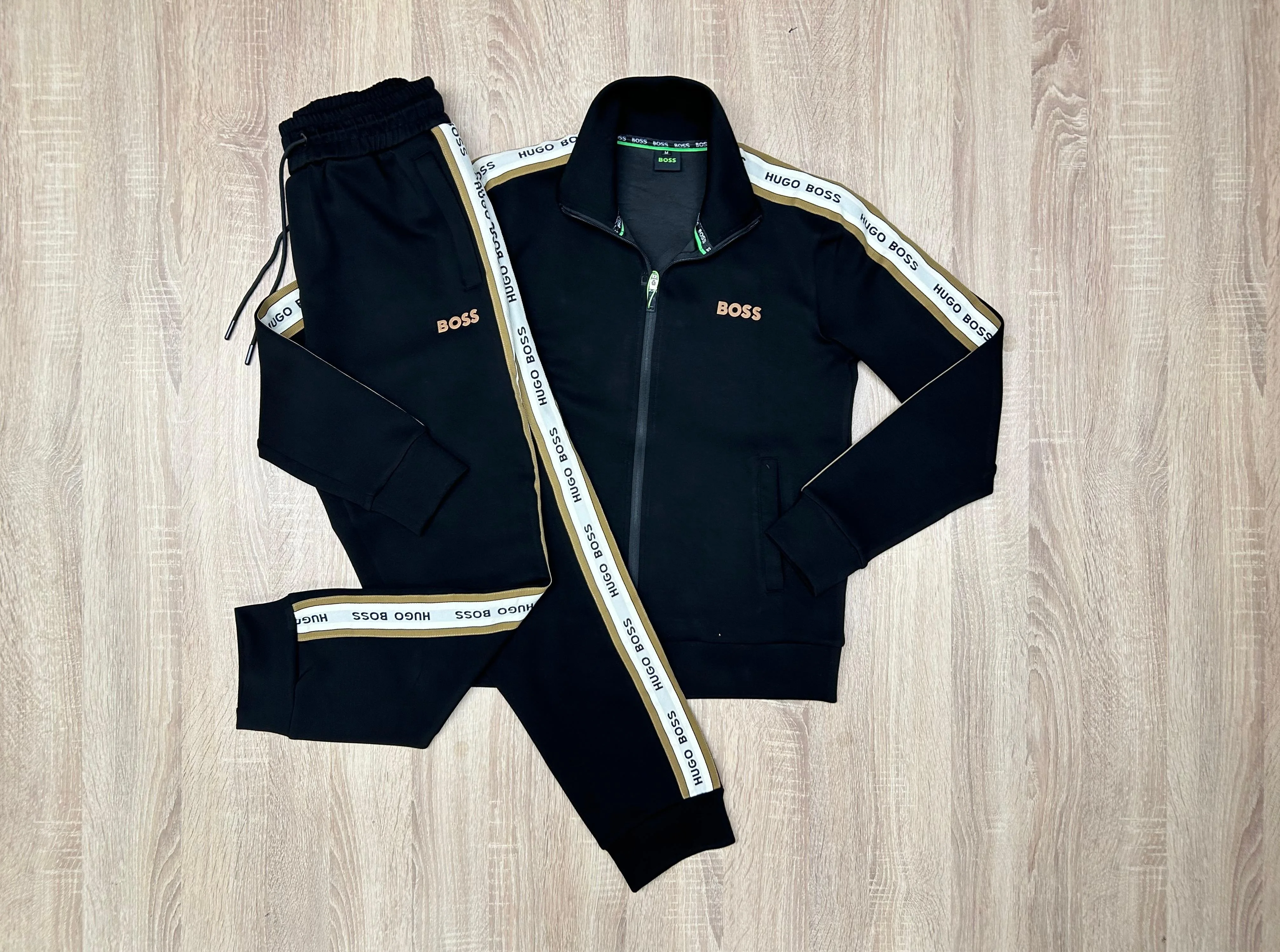 SURVETTE HUGO BOSS AVEC BANDE NOIR