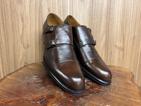 CHAUSSURE DERBY AVEC BOUCLE MARRON