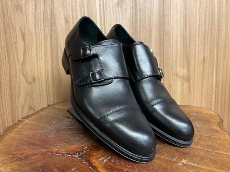 CHAUSSURE DERBY AVEC BOUCLE NOIR