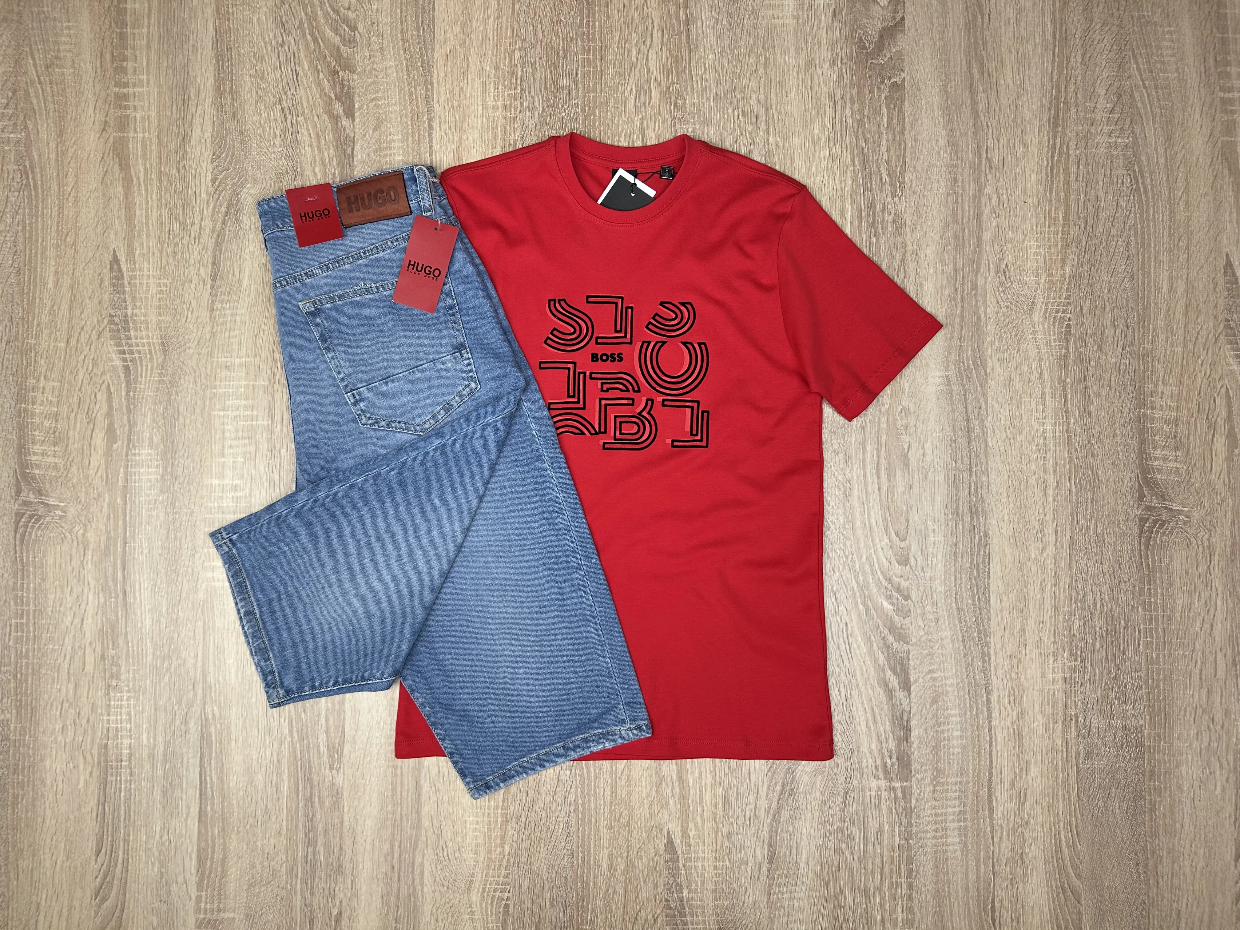 ENSEMBLE TSHIRT ROUGE-PANTACOURT