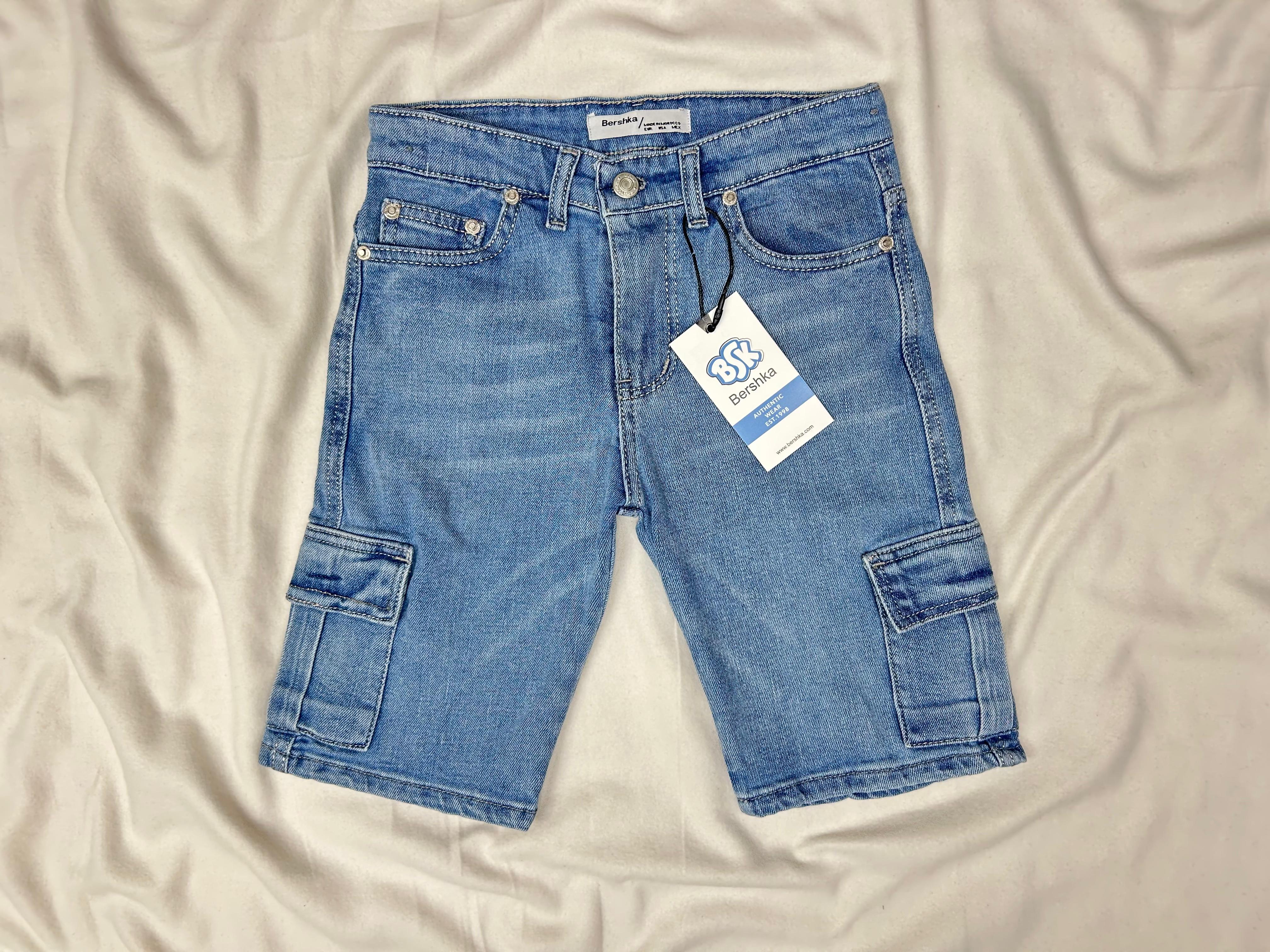SHORT  BERSHKA BLEU CLAIR