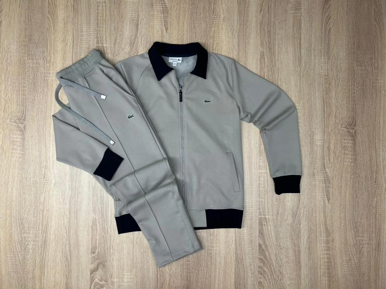 SURVETTE LACOSTE COL CHEMISE BEIGE