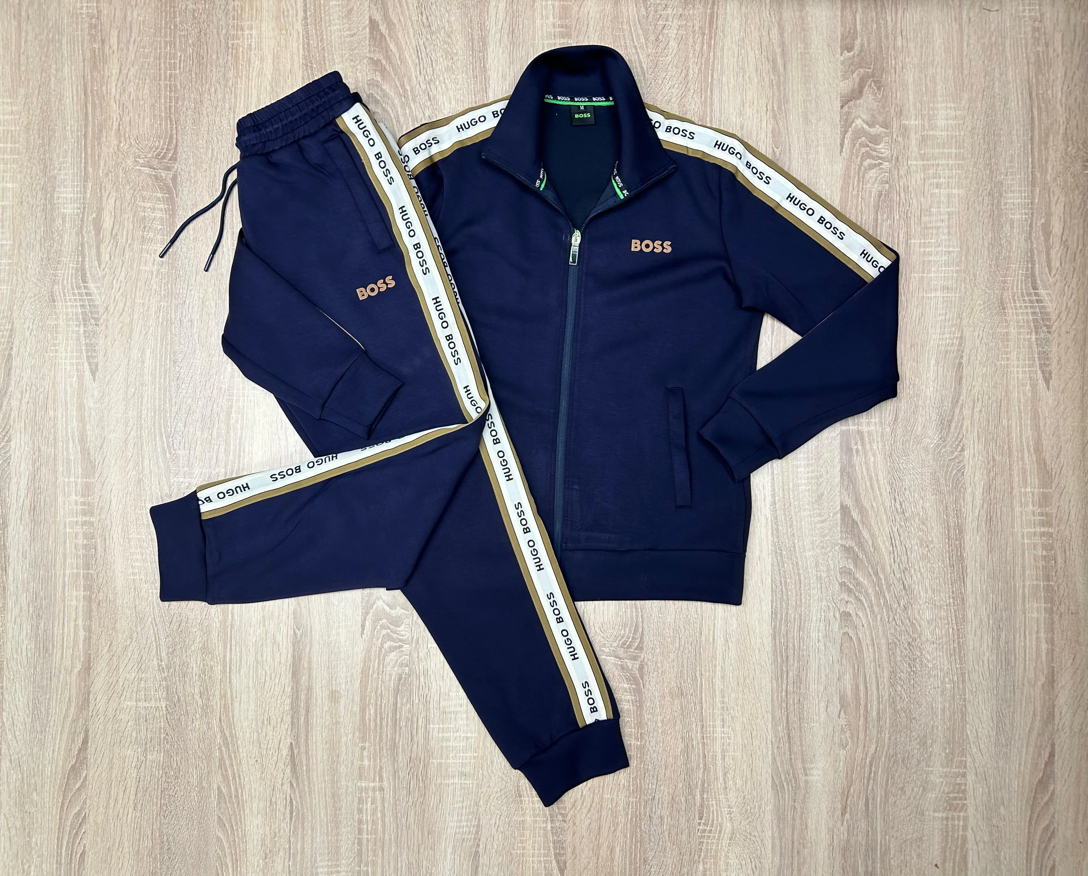 SURVETTE HUGO BOSS AVEC BANDE BLEU MARINE