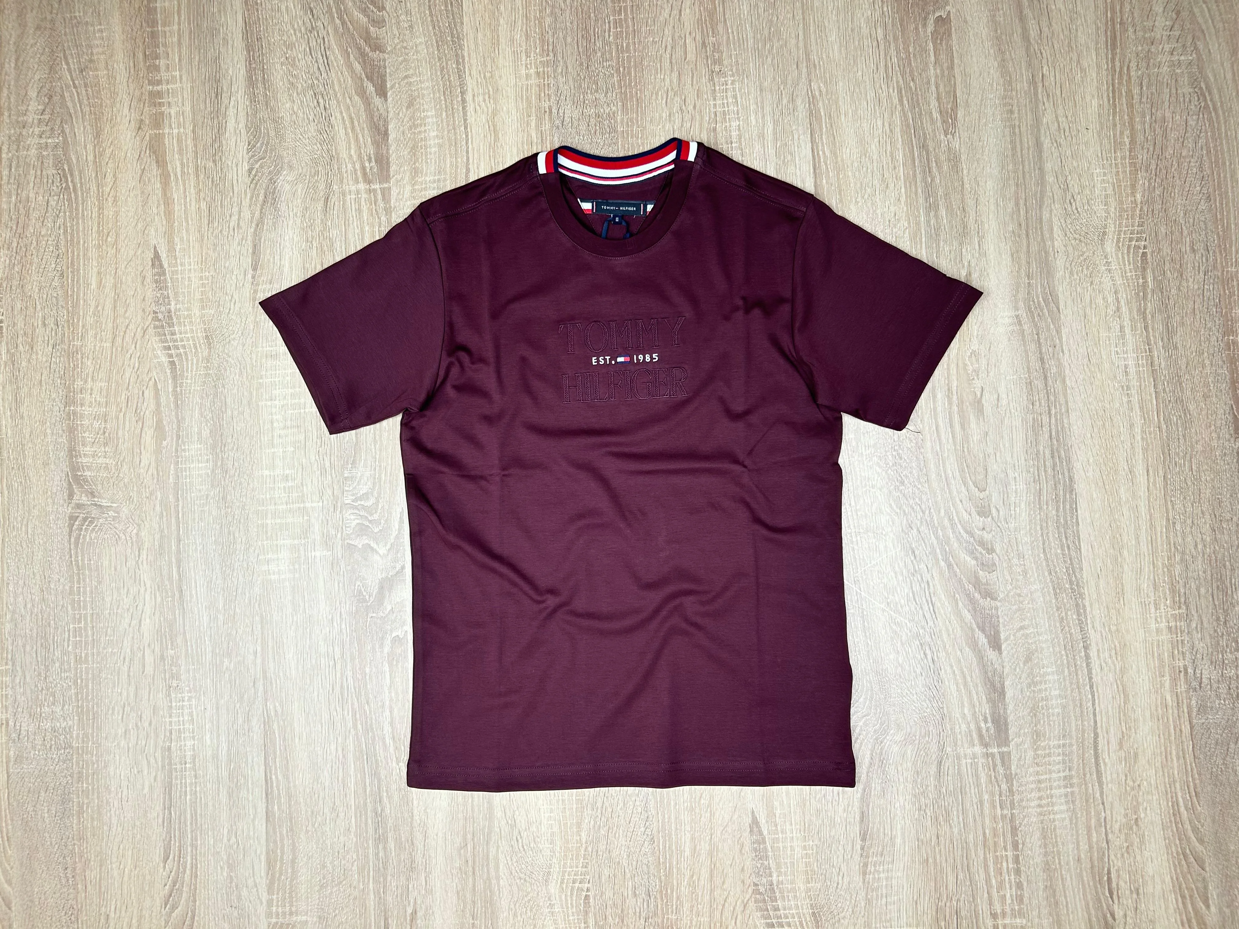 T-SHIRT TOMMY HILFIGER 1985 BORDEAU