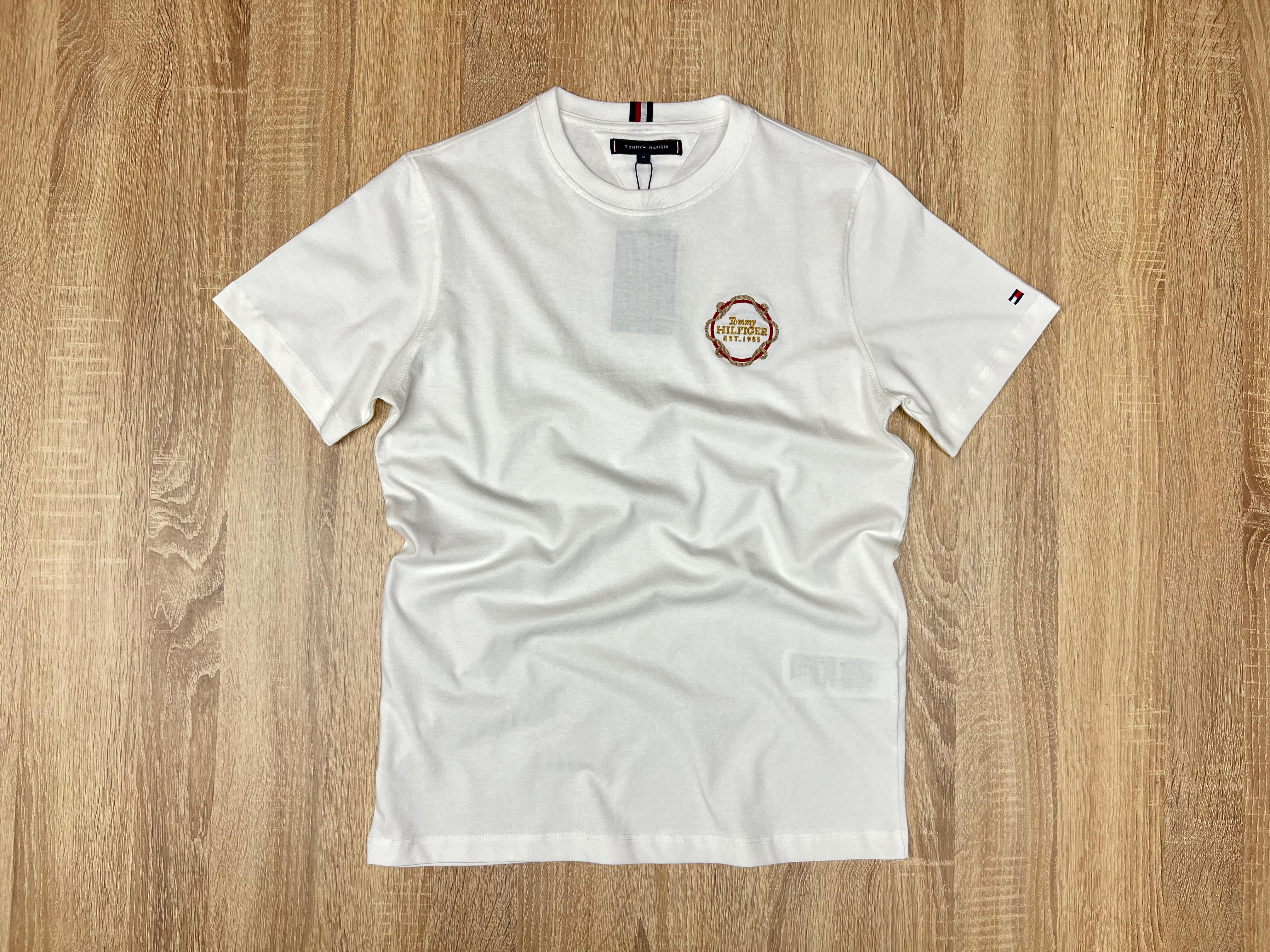 T-SHIRT TOMMY HILFIGER EST 1985 BLANC