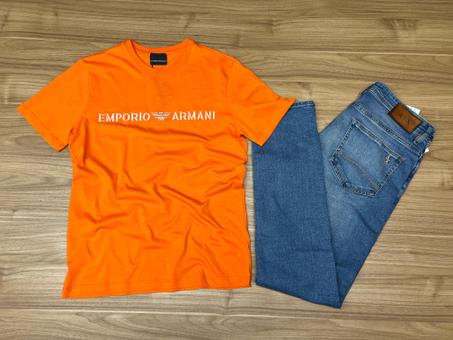 ENSEMPLE EMPORIO ARMANI T-SHIRT ORANGE JEAN BLEU