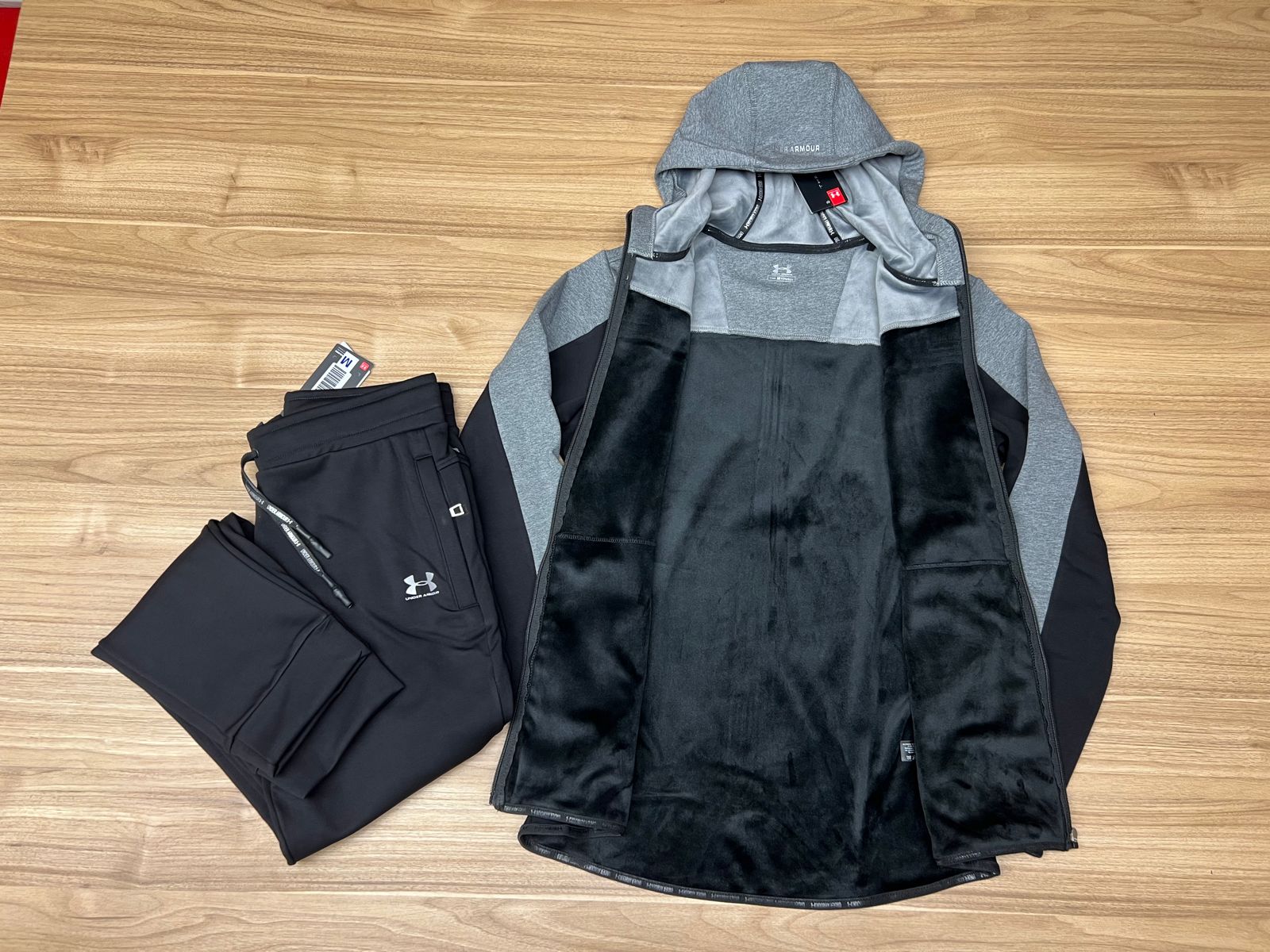 SURVETE UNDER ARMOUR NV NOIR