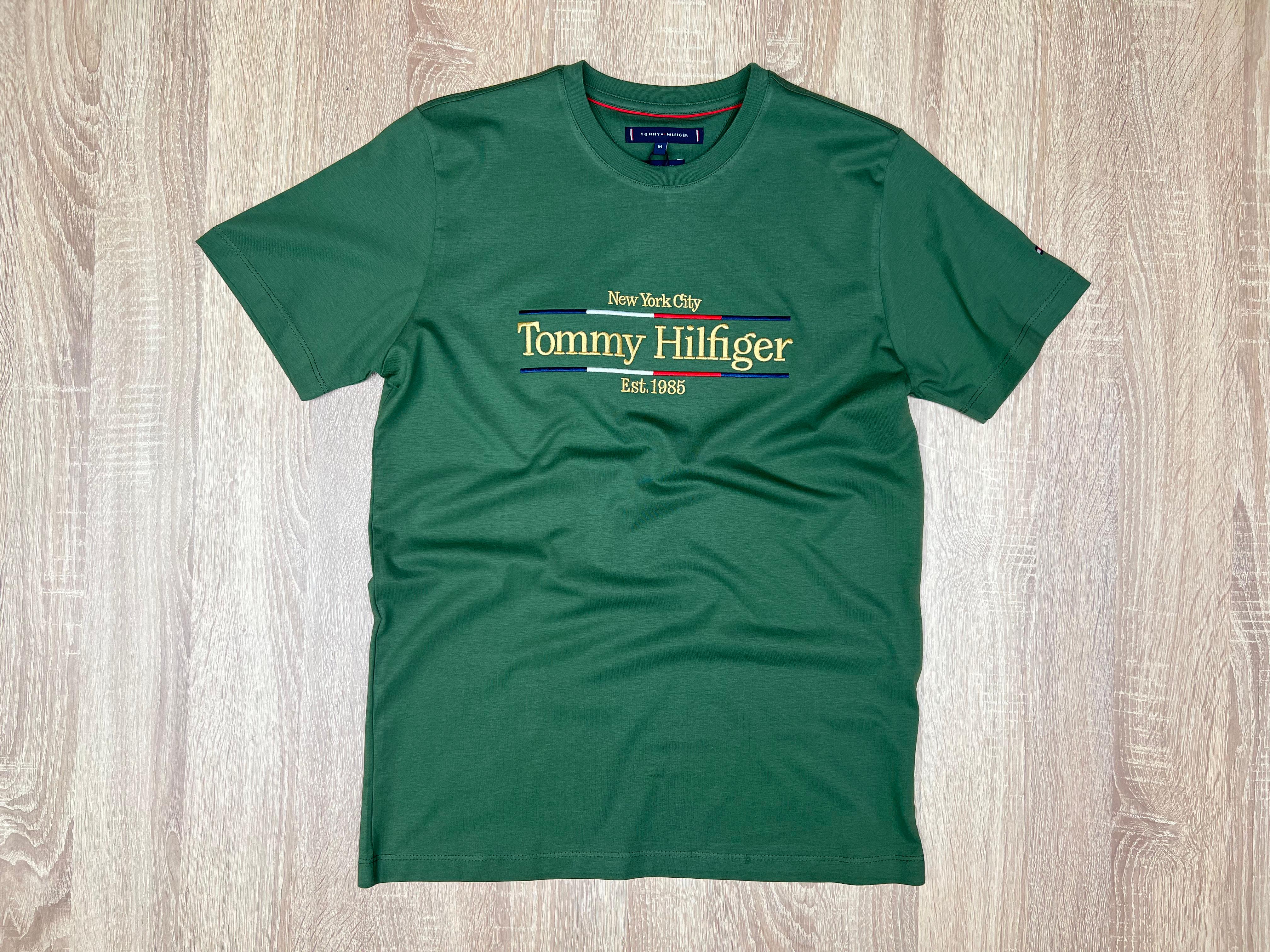 T-SHIRT TOMMY EST 1985 VERT