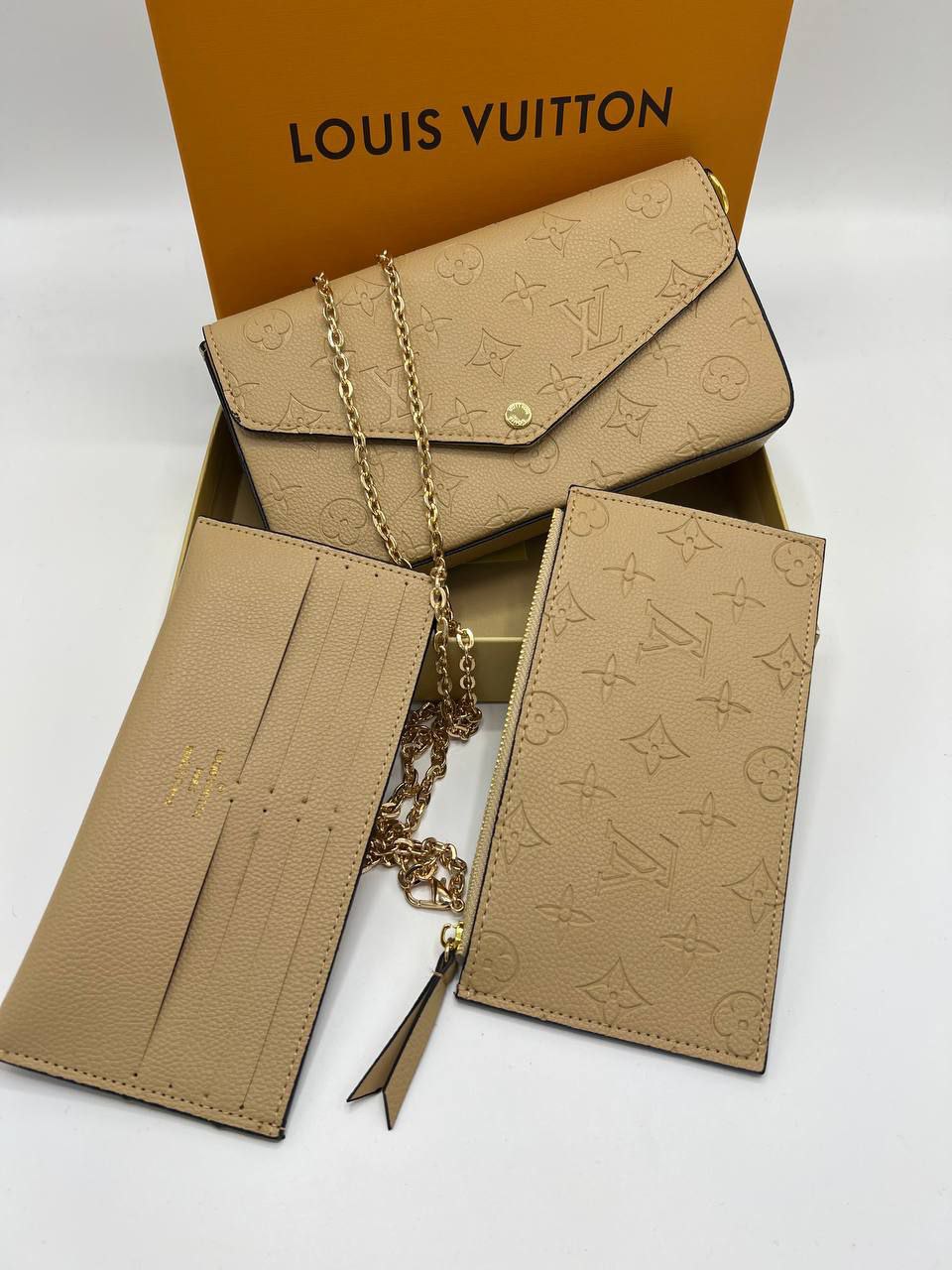 حقيبة فاخرة من Louis Vuitton