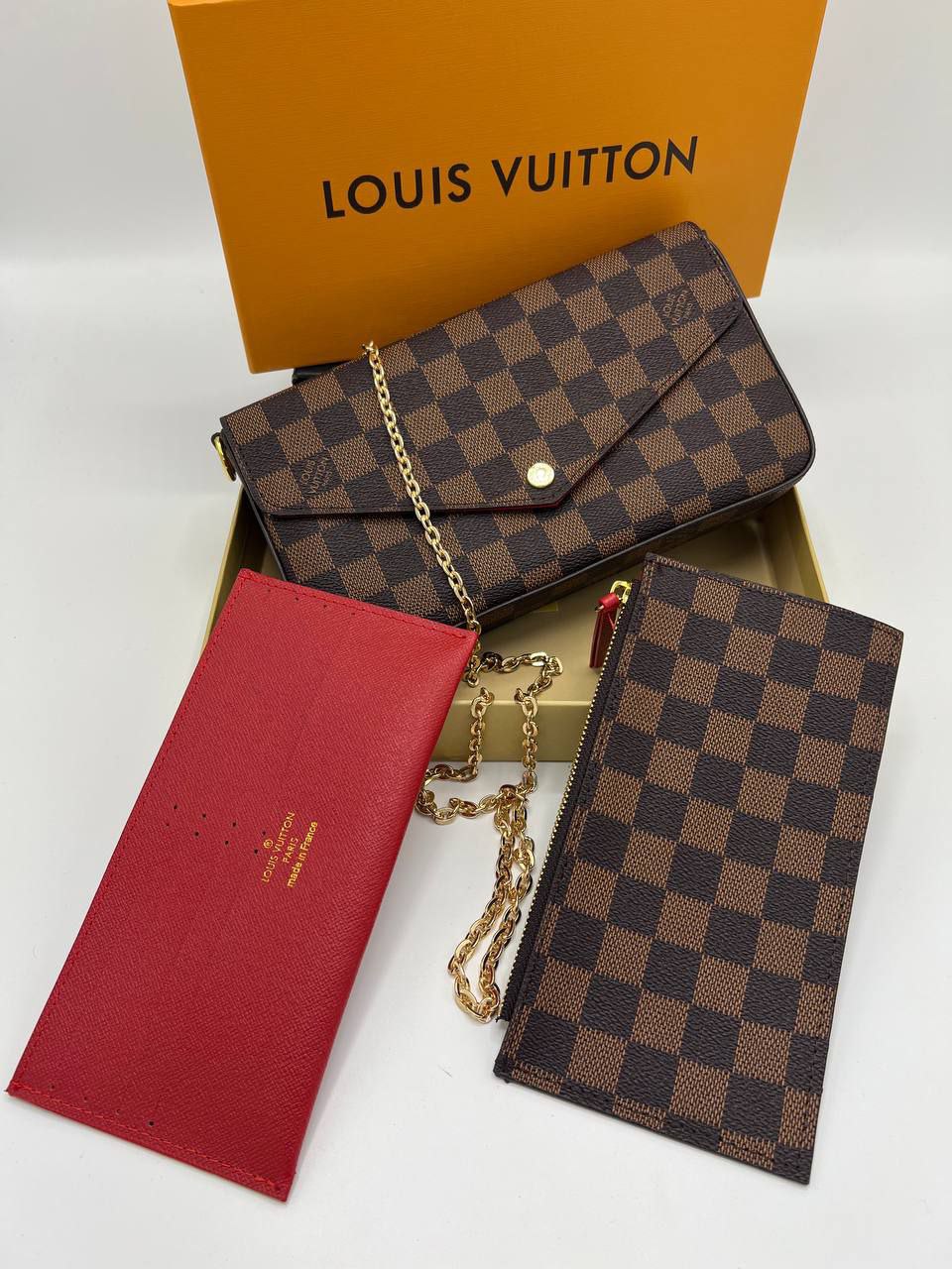 حقيبة فاخرة من Louis Vuitton