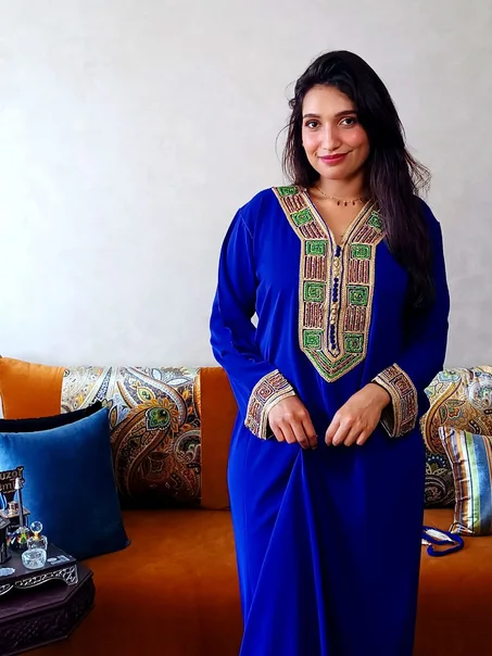 ❇️قفطان رائع وأنيق مطروز ومنبث بالعقيق زجاج  +الحزام   ❇️نوع التوب كريب طايح ورطب روزا كاليتي ميتحببش وخدمة نقية فنسيوا يا سلام   ❇️المقاسات المتوفرة M L xl XXL XXXL   ❇️تمن جد جد مناسب 299 د